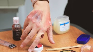 Using moulage makeup for medical training