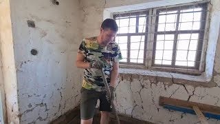 видео: Никита ремонтирует курятник. Курица напала на петуха! Томатный сок с яблоками.Ремонт и работа Олега. картинка: Никита ремонтирует курятник. Курица напала на петуха! Томатный сок с яблоками.Ремонт и работа Олега.