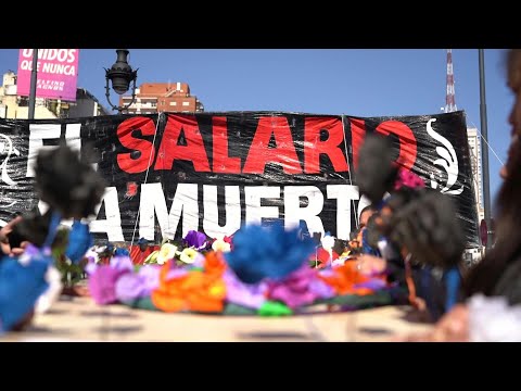 AFP Español: Tributan un “funeral” al salario mínimo en Argentina | AFP