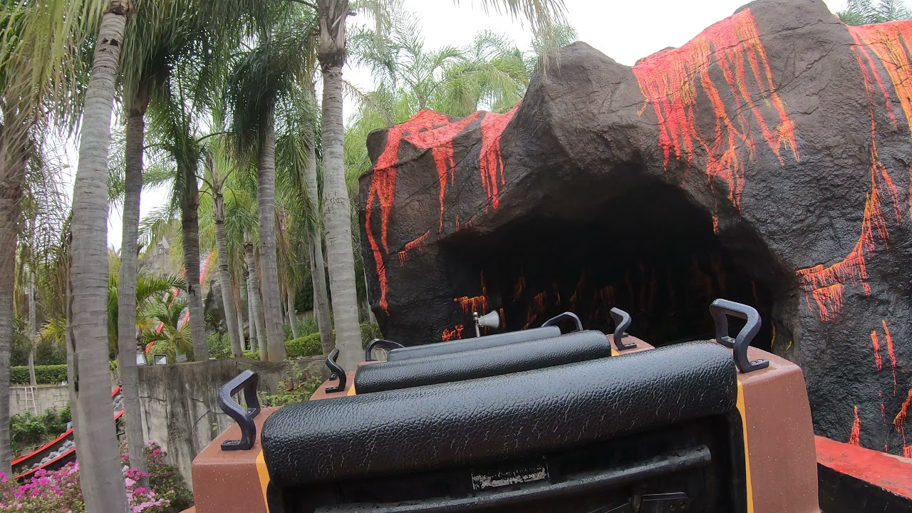 台中市月眉麗寶樂園 火山歷險 模擬第一視角實況 採用Gopro拍攝沒有人頭讓你感受實際乘坐的感覺 解析度可調到4K 更可以感受真實的視覺 更可用youtube內建的VR模式感受全包覆的虛擬實境