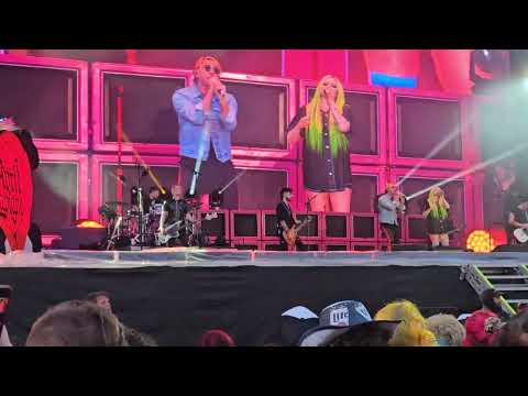 Avril Lavigne and