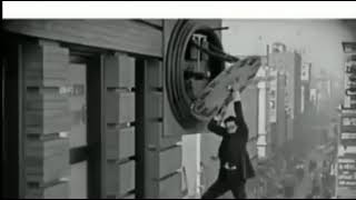 This is how Harold Lloyd created One of his most dangerous scene