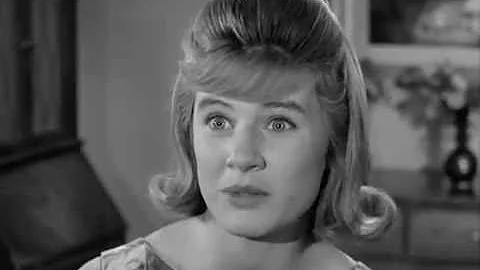 The Patty Duke Show S1E15 The Christmas Present