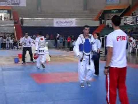 Peter Lopez pierde ante Guatelmalteco en el Campeonato Panamericano selectivo de Taekwondo.