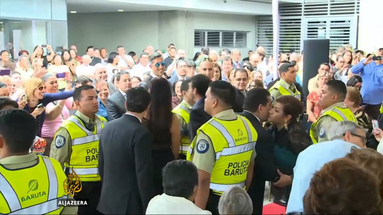 أصدر مادورو مذكرة توقيف بحق قادة الاحتجاجات