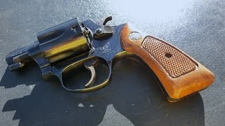 S&W M36 Chief's Special - .38SPL Revolver Shooting - YouTube