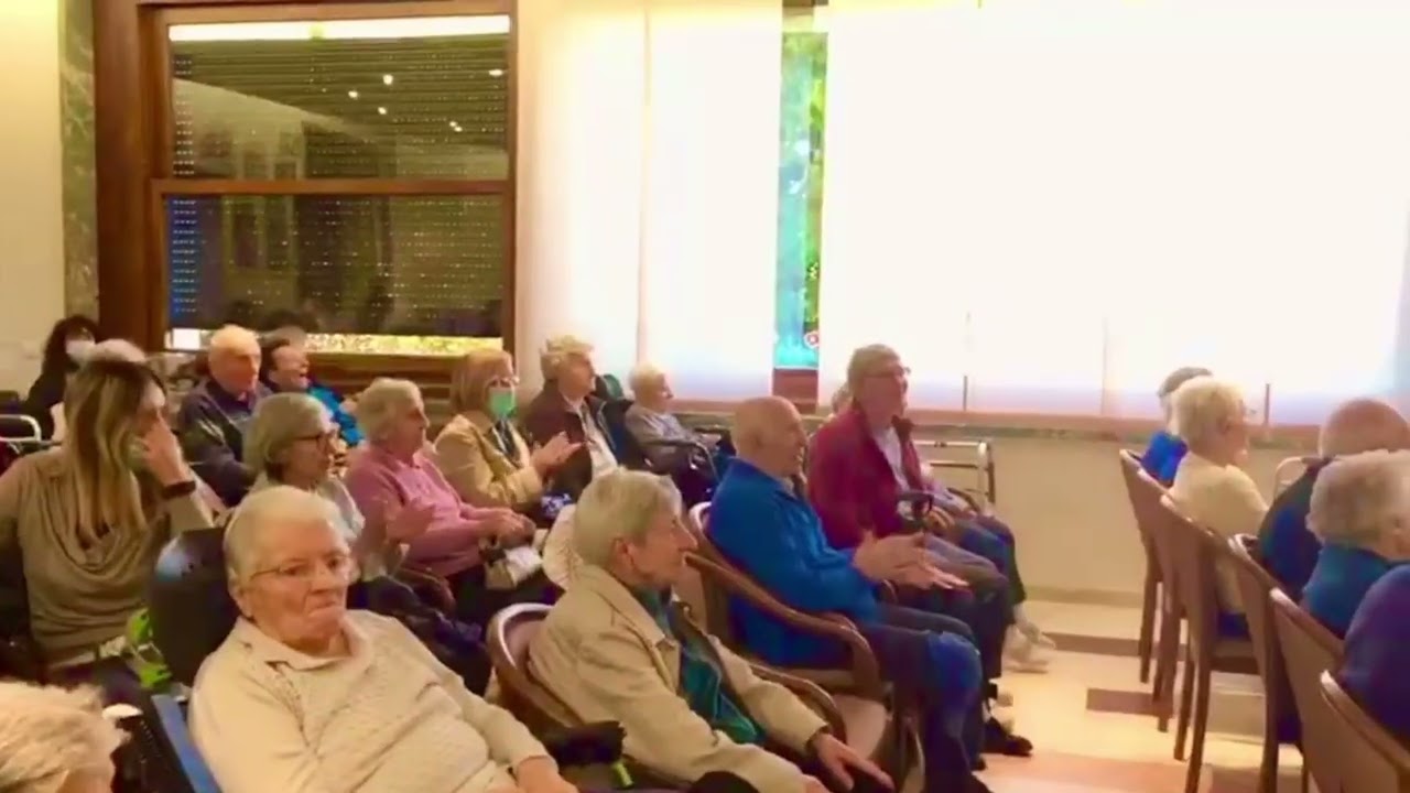 Coro Cantiamo Insieme dell’Auser di Carnate a Villa dei Cedri