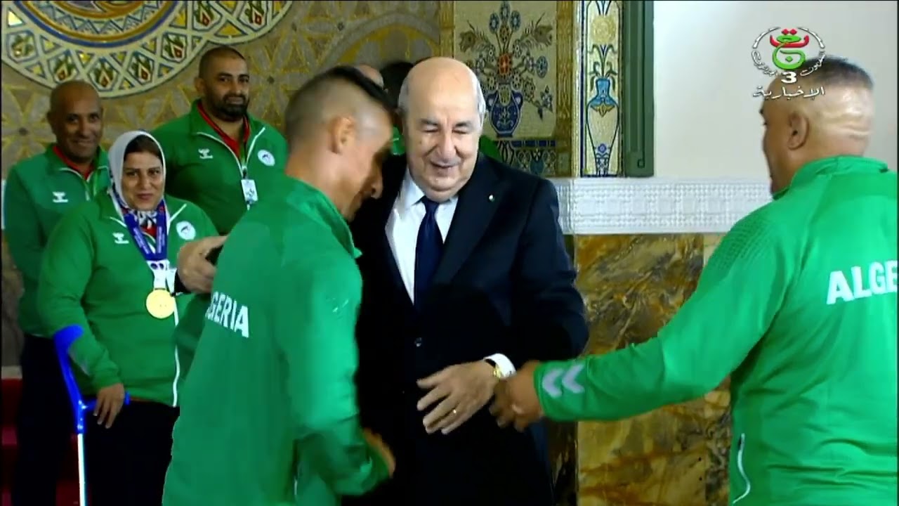 صفحة خاصة حول إشراف رئيس الجمهورية  على حفل استقبال فرق من النخبة الرياضية الوطنية