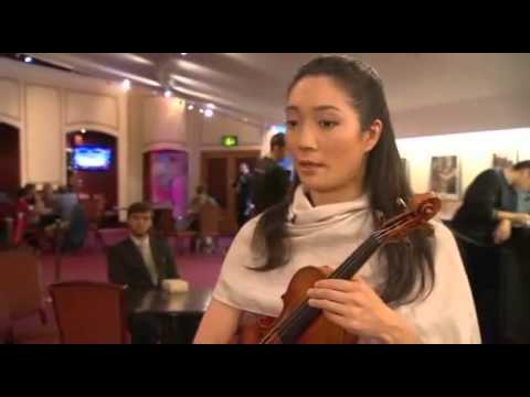 YouTube   Akiko Suwanai at BBC Proms 2009 5 5