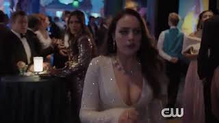 Elizabeth Gillies Bouncing Boobs 4