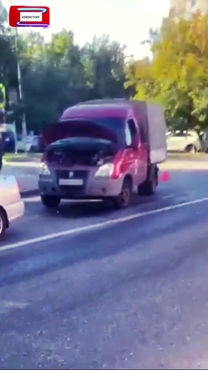 Автомобиль ГБУ Жилищник района Щукино СЗАО Москвы совершил ДТП на улице ...