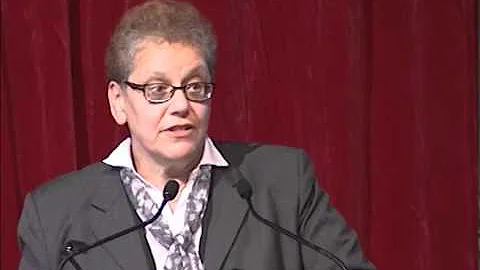 Prof Linda Snell