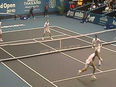 Finals Doubles:  Melzer/? vs Kas/Troicki pt 1