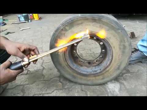 Forklift Tyre Removing