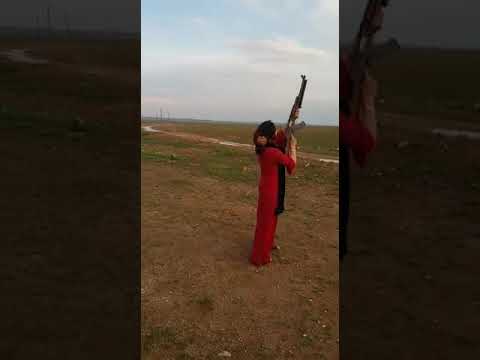 بنت تضرب بلرشاش روووعه