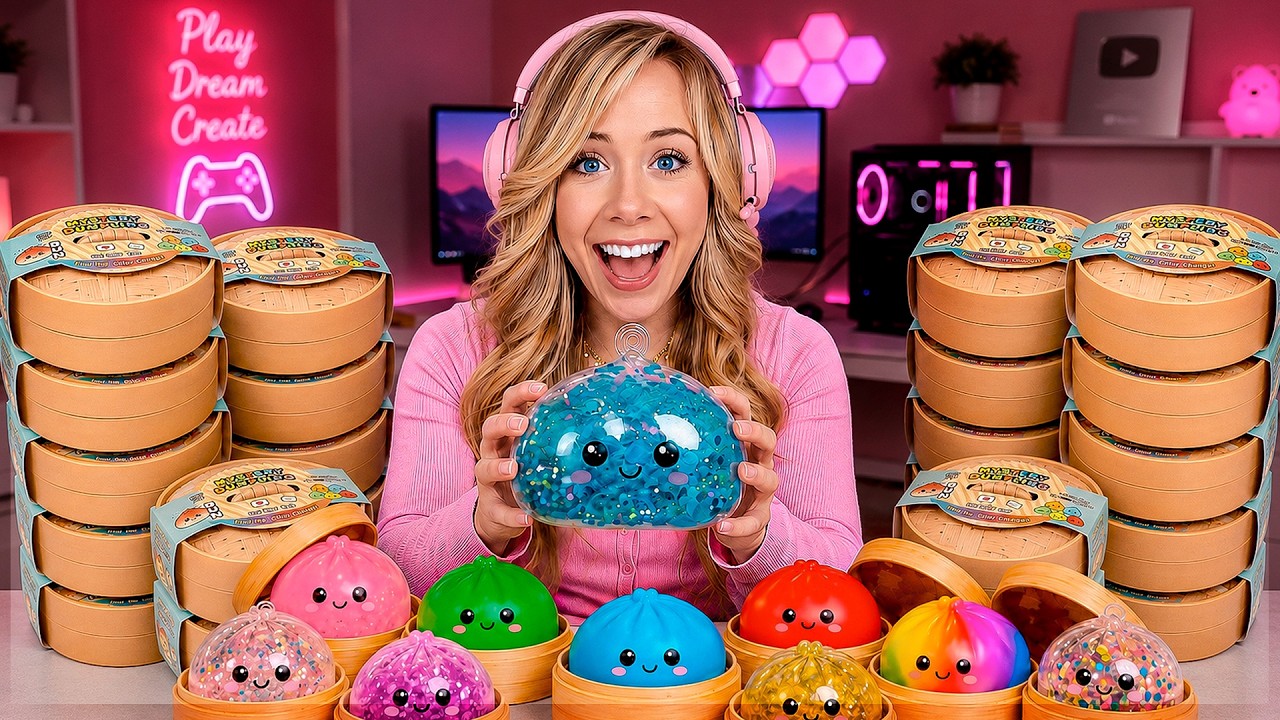 I OPENED 100 SQUISHIES IN ROBLOX!