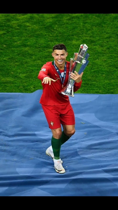 ronaldo reacts when meets georgina #ronaldo #cr7 #cristianoronaldo #foryou #georgina #football #goat