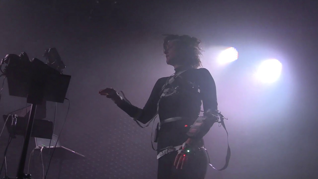 MONSTERFRAU & Herbert Lacina: Electric Coast