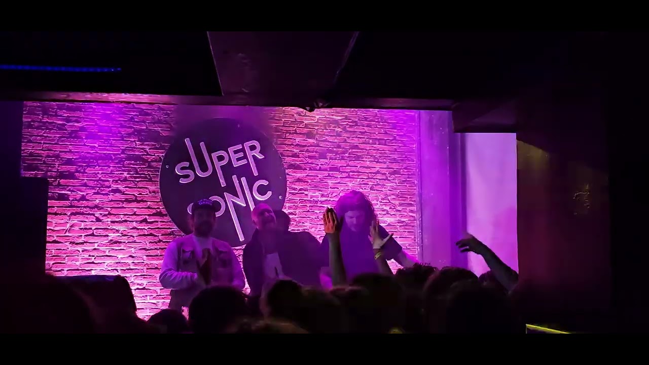 Idles Oasis Wonderwall (4/6) DJ Set Aftershow Supersonic Paris