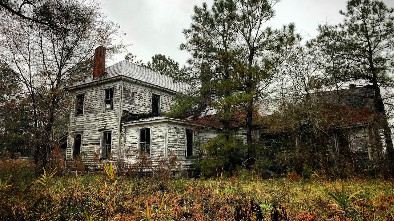 Packed 114 Year Old Abandoned House In The Mountains Of West Virginia packed-114-year-old-abandoned-house-in-the-mountains-of-west-virginia