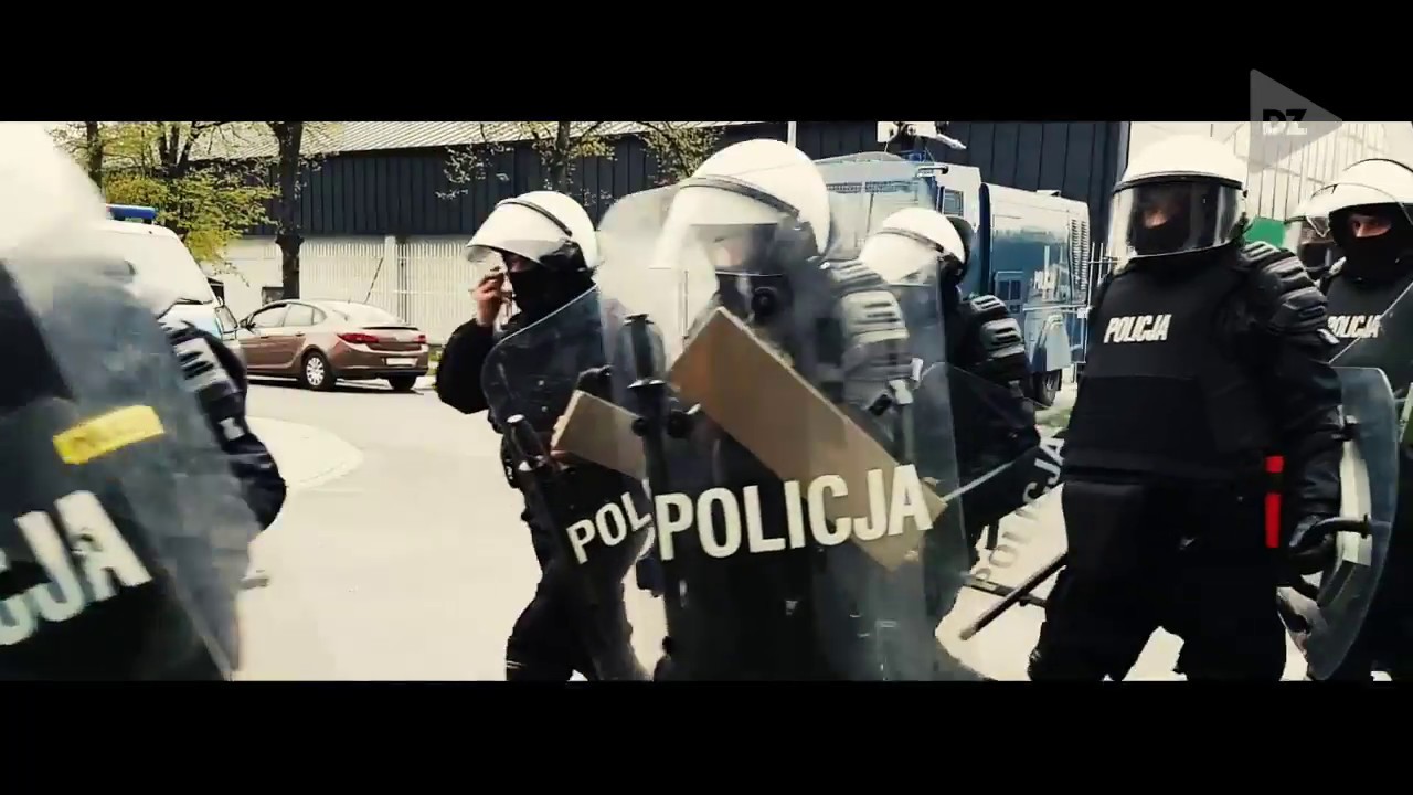 MECZ | Kibole kontra policja, czyli jak wygląda zabezpieczanie imprez sportowych. Reportaż DZ