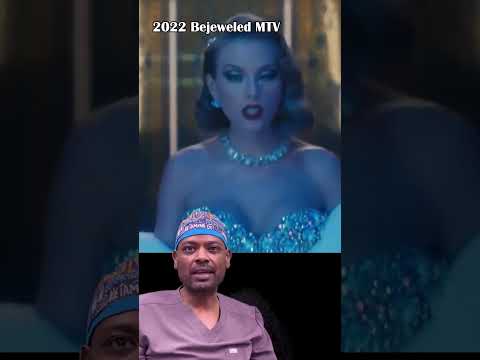 Do Not Have Big Breast Implants Take A Look At Taylor Swift For The New Trend 