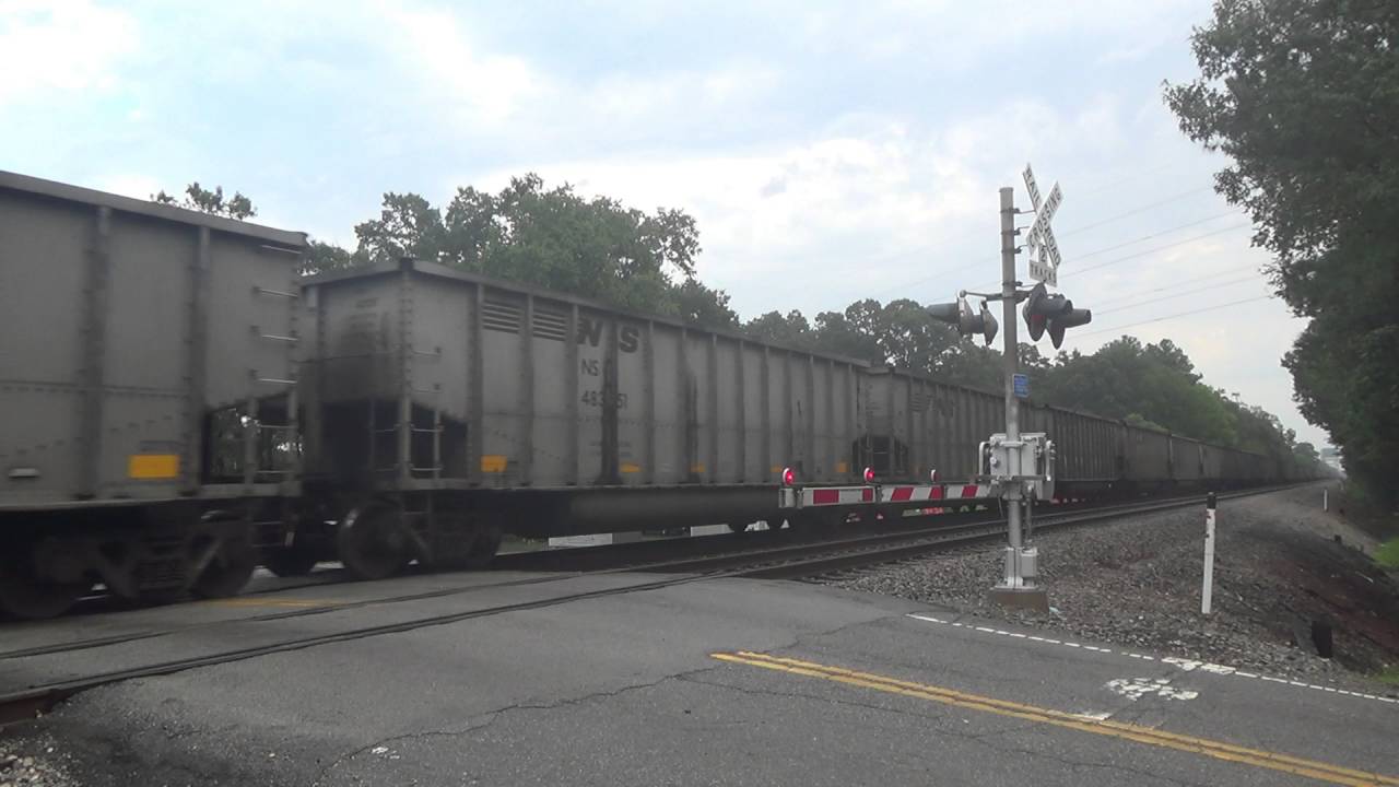 NS 2674 (EMD SD70M-2) leads NS 811