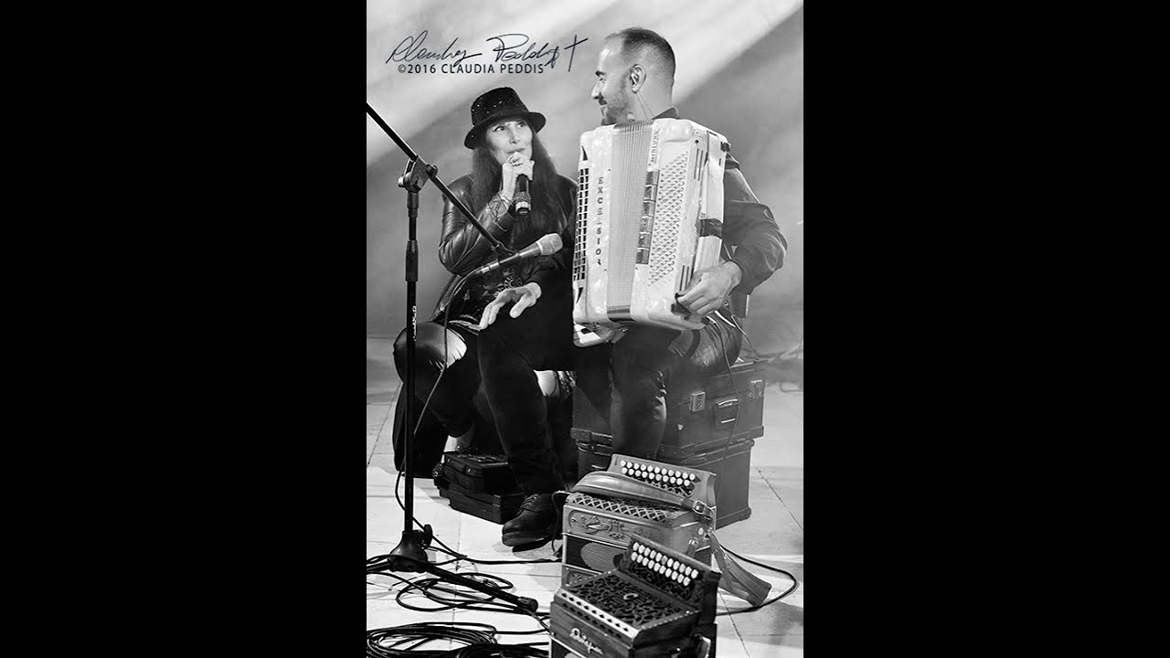 Ballo Sardo - ANTIGHIDADES Roberto Fadda & Maria Luisa Congiu