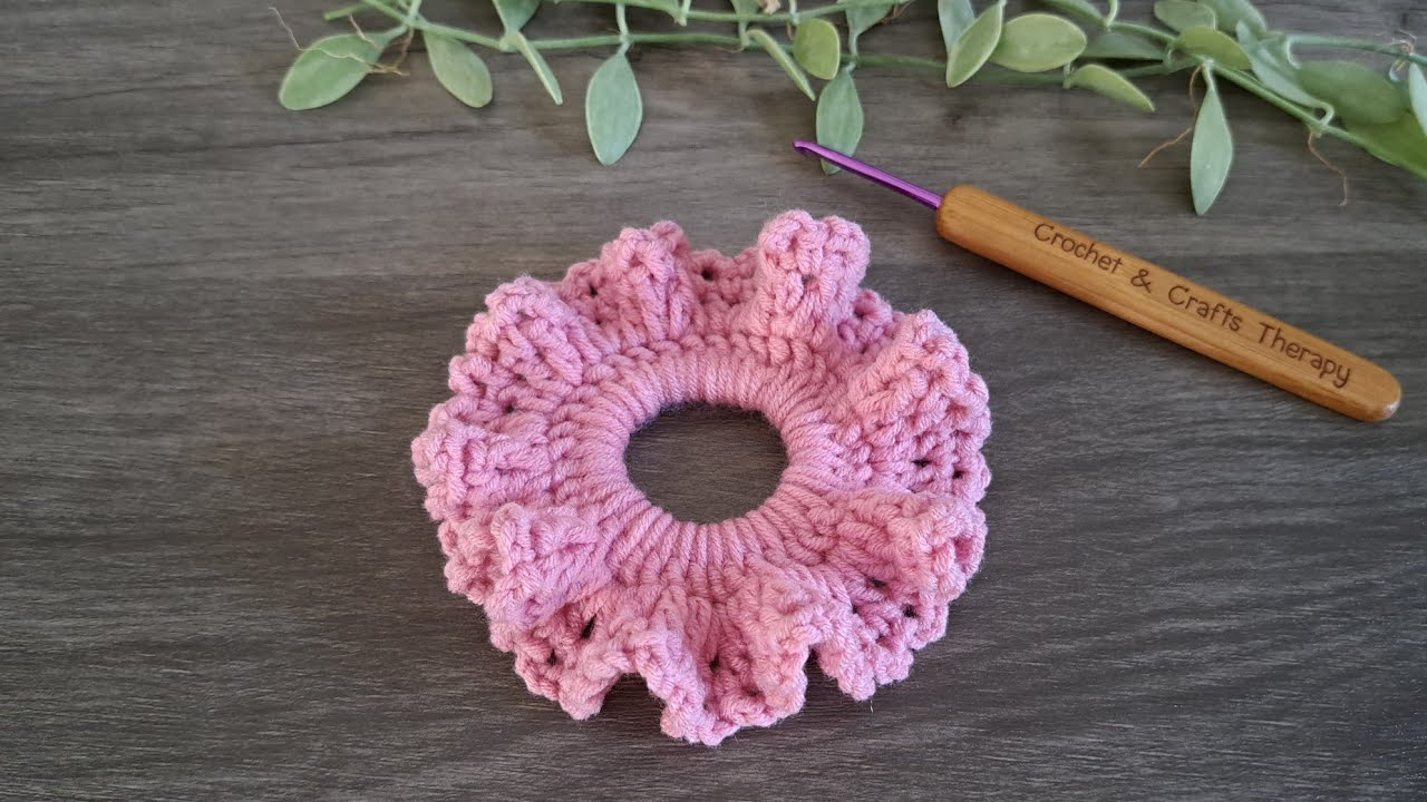 Pretty! 🎁 Super easy DIY crochet hair scrunchies  🎁 Step by step