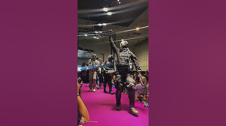 girls cosplaying ghost vs boys