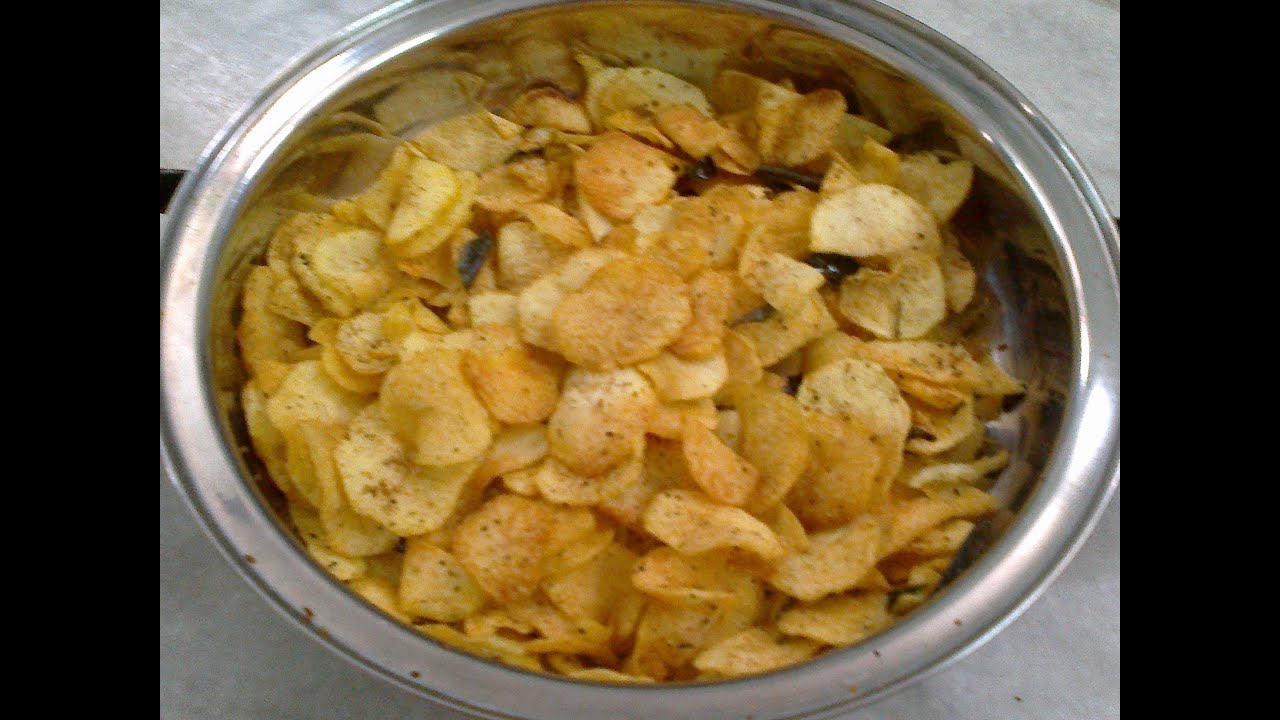 Crispy Potato Chips Recipe- Homemade Potato Chips - Urulai Kizhangu Chips By Healthy Food Kitchen