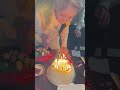 79歳のバースデーでローソクの火をけすのに悪戦苦闘の母