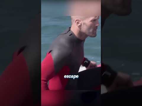 A 2-ton Megalodon Shark Attacks Humans. 🦈#shorts #megalodon #movie #popular #shark