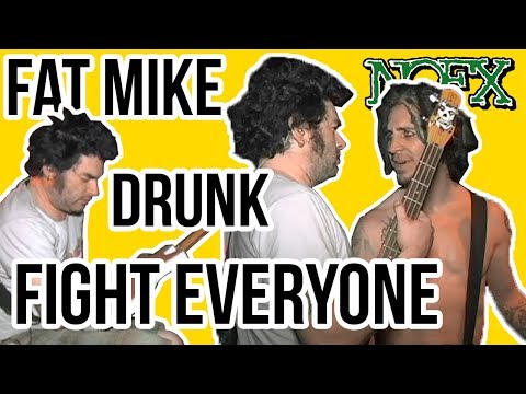 Fat Mike Drunk Fight Everyone | Mabok dipanggung ... (Subtitle Indonesia)