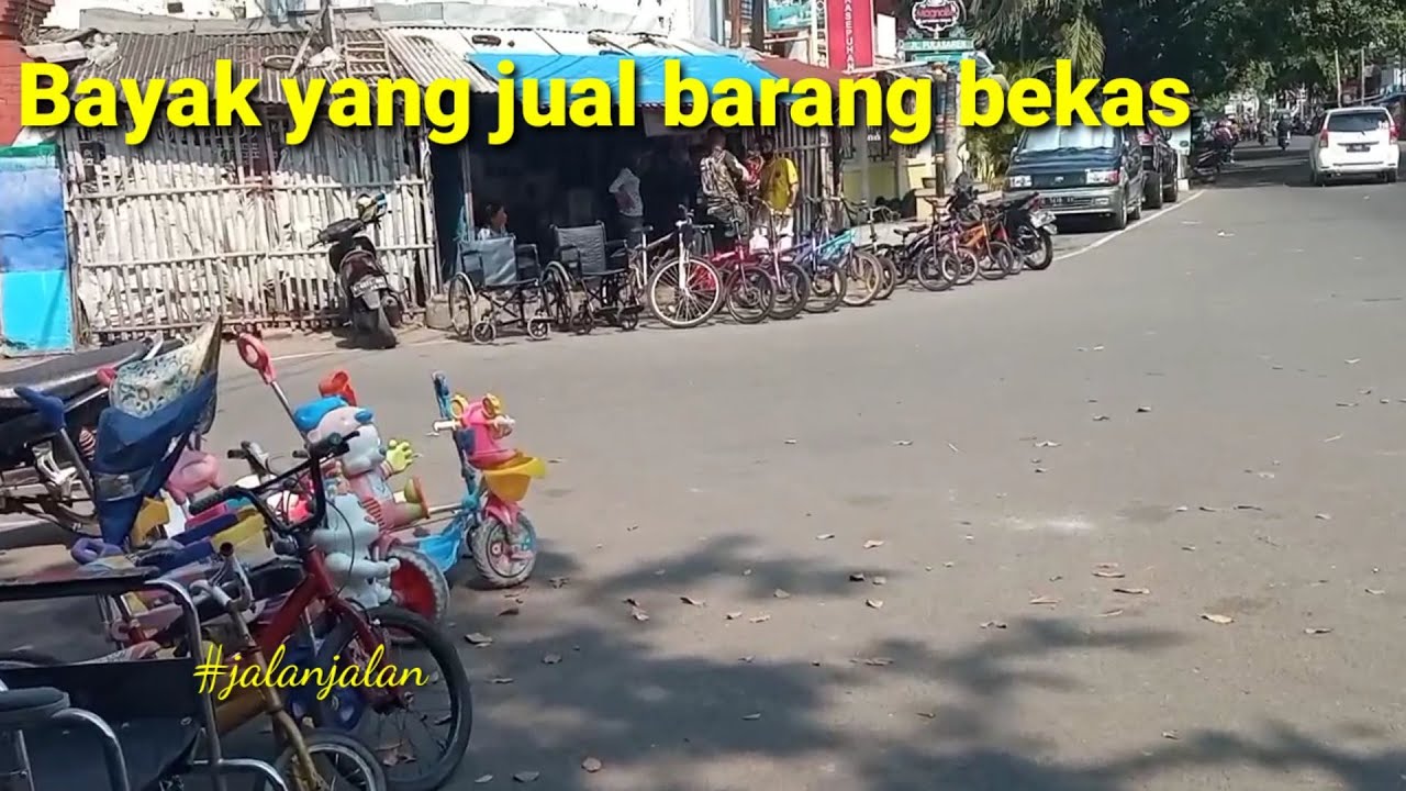 Bayak yang jual barang bekas, pasar loak di Cirebon