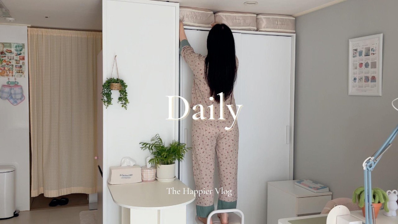 [vlog#41] [SUB] 봄맞이 새식구들 🪴 | 이불 정리 | 봄동비빔밥 유행탑승 🥬 | 책상 선 정리 | 다이소 DIY 오브제 🌸