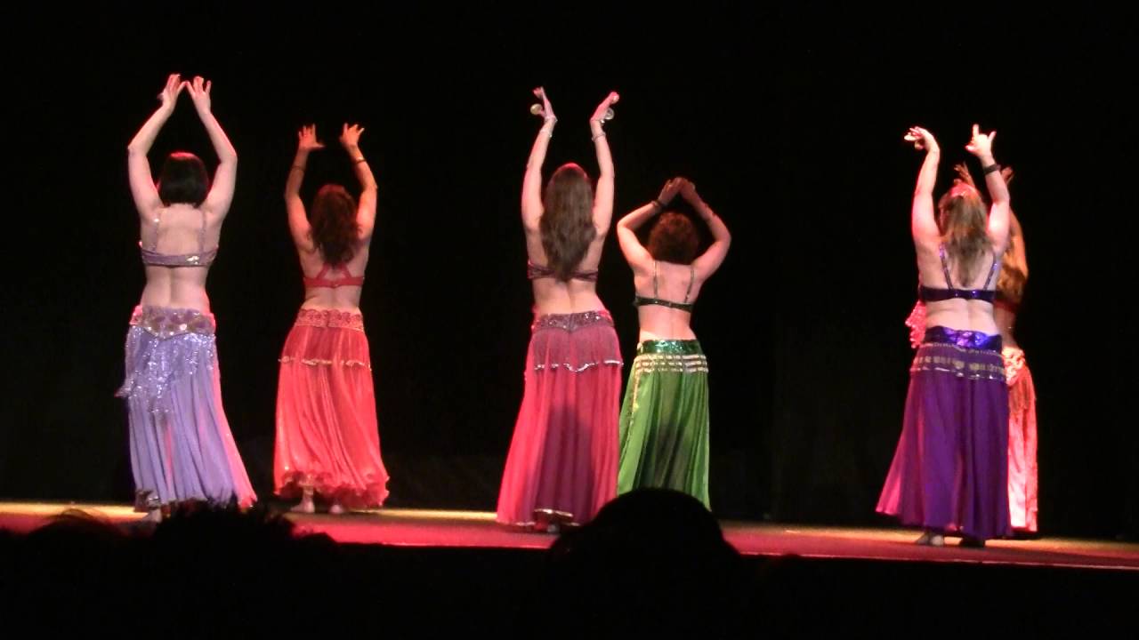 Danza  oriental con crótalos. Percusión egipcia