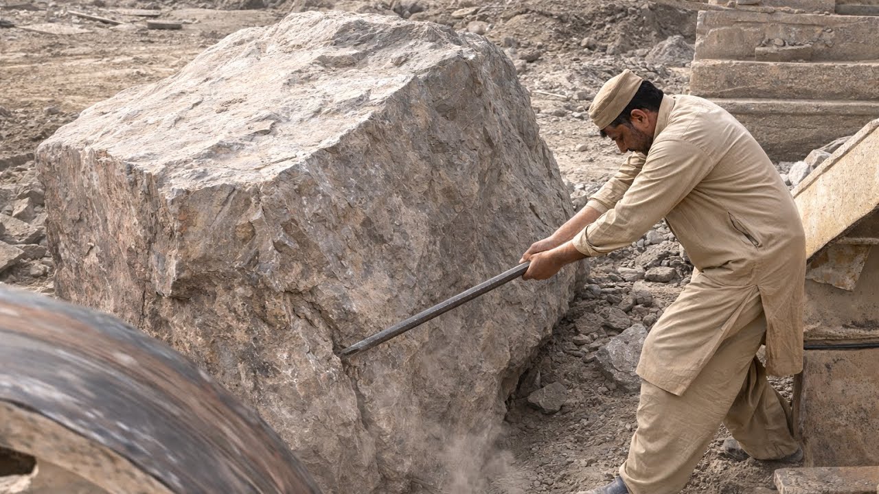 Biggest Giant Turned into pieces Rockcrusher Machine in Action #stonecrusher #rockbreaker