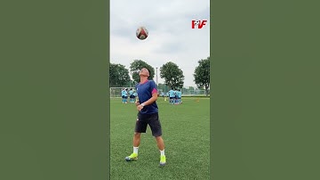 [#PVF_Tapluyen] Kỹ thuật tâng bóng 12 điểm chạm. Thử thách khó nhằn trong môn thể thao vua #shorts