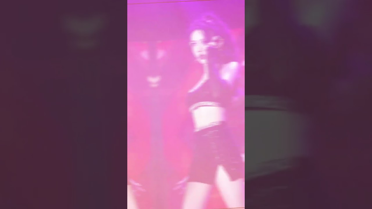 新的一年，要更努力的发光呀#过年的满级装备  #摇滚变装 #电吉他变装 #打歌舞台#shorts