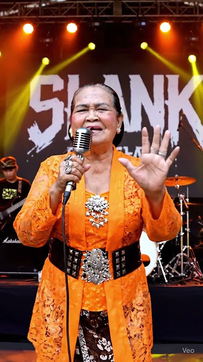 Nenek nyanyi lagu rock! suaranya merdu banget