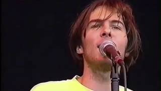 Phoenix : Too Young / Funky Squaredance (live at V2001 Festival 2001)