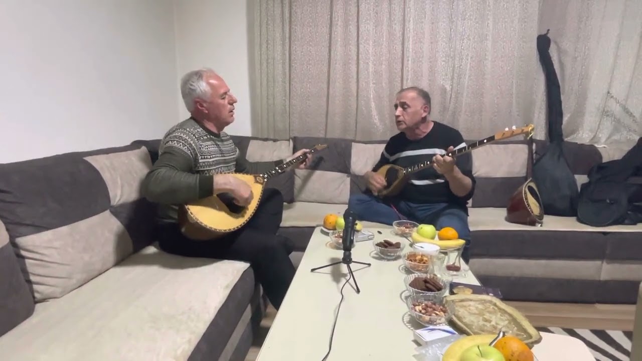 Ajrulla Emini dhe Selim Bazi . Këngë për Dëshmorin  Memish Bajraktari nga Fshati Tanushë .