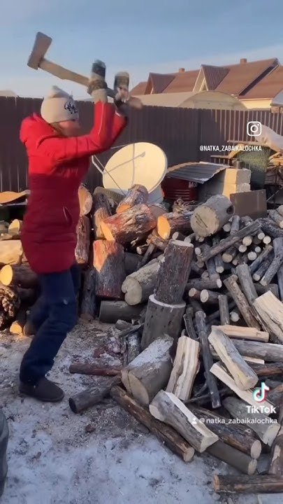 Как правильно колоть дрова?! - YouTube