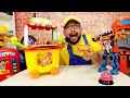 Çocuklar için tamircilik oyunu. Hot dog tezgahı kırıldı. Eğlenceli video.
