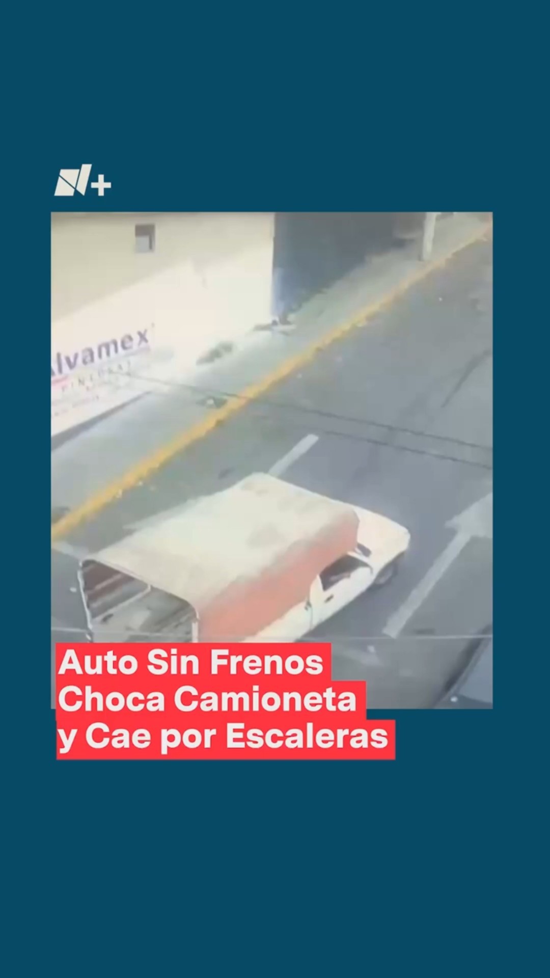 Auto sin frenos choca camioneta y vuela sobre Tlalnepantla #nmas #shorts #edomex