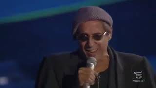 Adriano Celentano - Azzurro (LIVE ARENA DI VERONA 2012 COMPLETO) Resimi