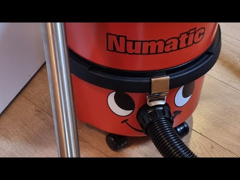 numatic nqs250b-21  first go vacuuming