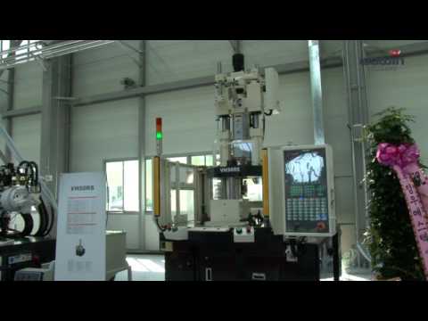 Woojin Spritzgiessmaschine VH Serie - YouTube