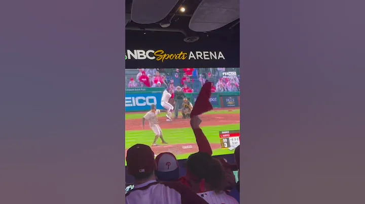 Bryce Harper’s HOME RUN Live from Xfinity Live